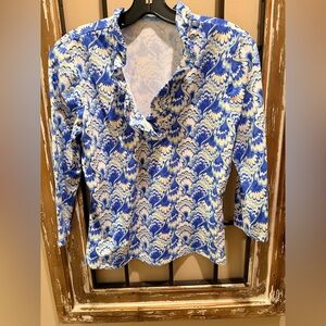 J.McLaughlin Ruffle V Neck Top. 3/4 sleeve.Catalina cloth. Size M EUC